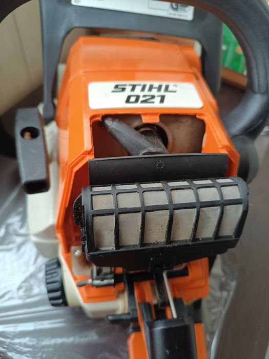 Бензинова резачка Щил 021