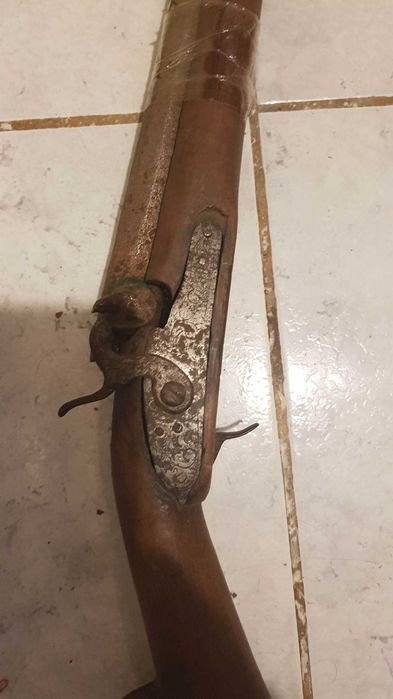 интересна стара пушка