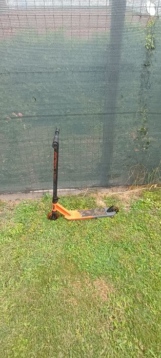 Trotineta oxelo de freestyle fara fisuri cu putine zgârieturi