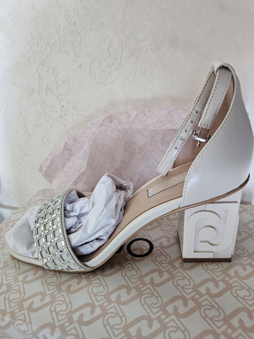 Liu Jo сандали с каишка НОВИ