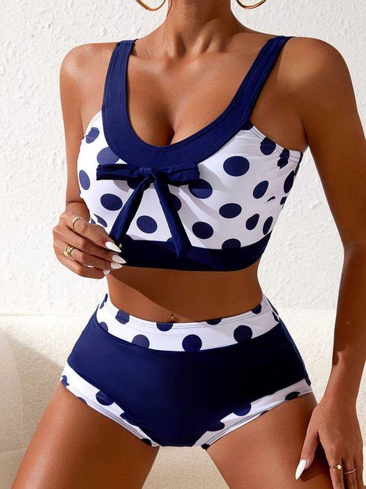 Vand costum baie din 2 piese, model deosebit, masura S, nou