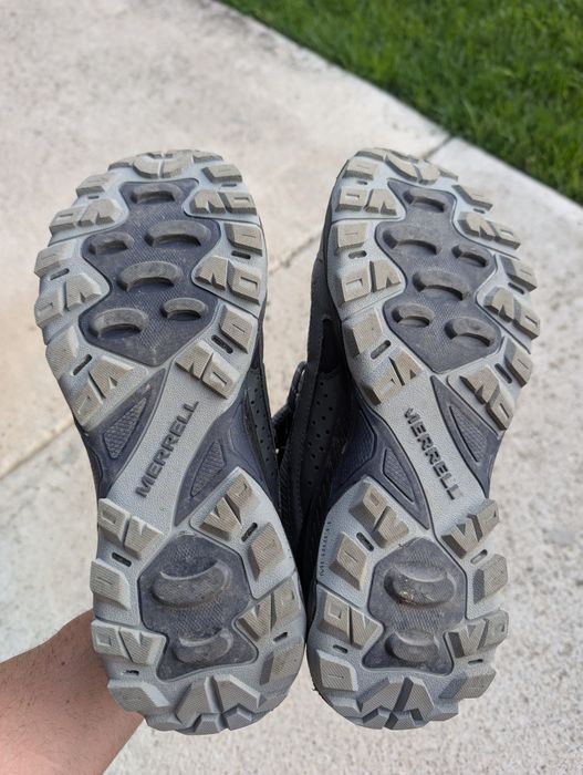 Туристически обувки Merrell