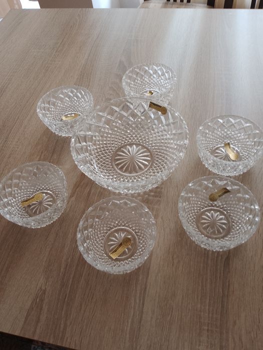 Продавам оловен кристал