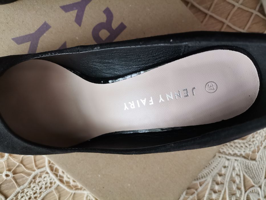 Pantofi negri cu toc gros