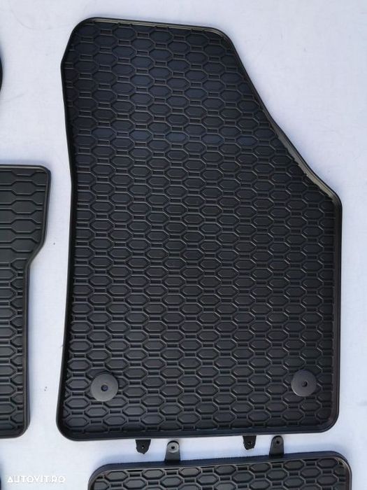 Covorase cauciuc VW Touran 1,2 Covorase cauciuc Touran 12