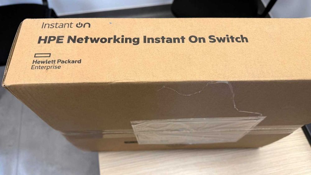 Switch HP Aruba Instant On 1930, 24 Porturi PoE 195W - SIGILAT