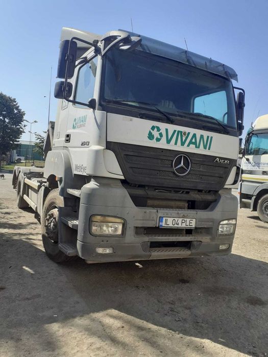 AUTOUTILITARA N 3 Mercedes -Benz