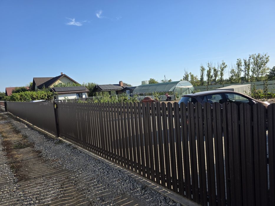 Teren 800 mp în Amara – intravilan, utilități, pomi, vie, zmeură, solar