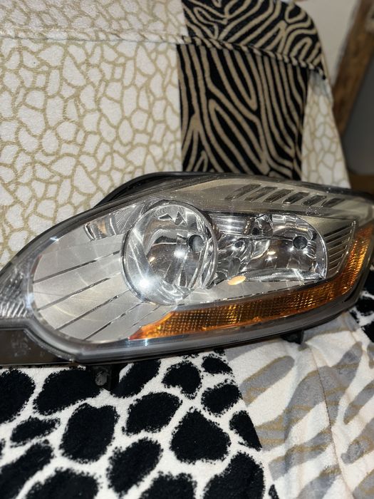 Vand faruri pentru Ford Kuga 2012