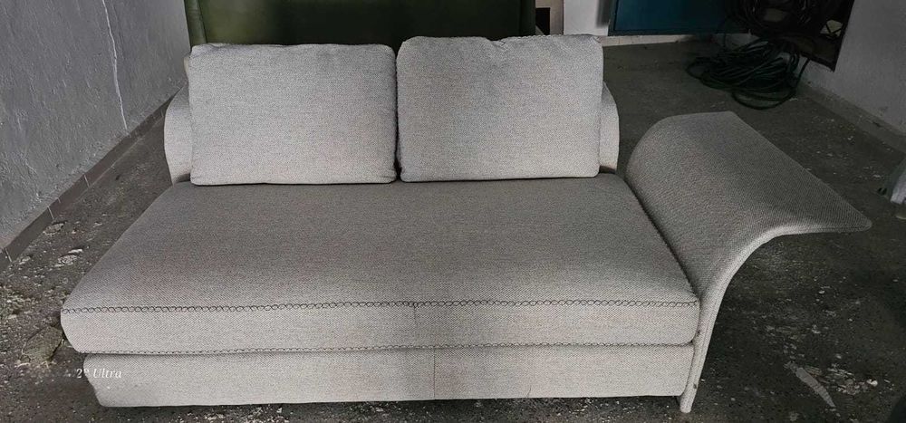 Продавам двоен диван.