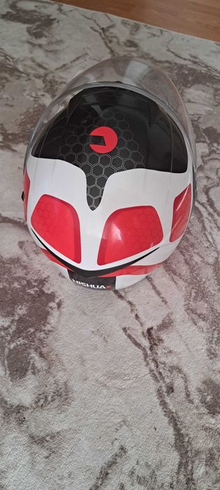 Продавам две каски