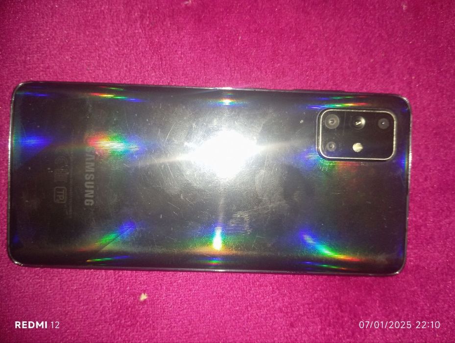 Samsung A71 6/128 2 ta simkartali xech qati alishmagan ekran tiniq