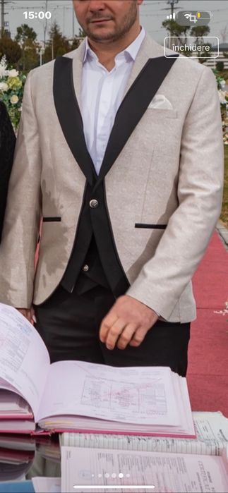 Costum bărbătesc deosebit