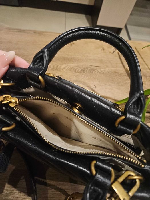 Дамска чанта Guess