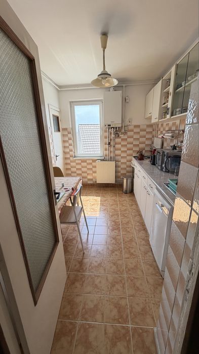 Inchiriez apartament 2 camere Targu-Mures zona 7 Noiembrie