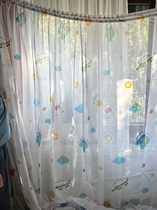 Vand 2 perdele camera copil stare foarte buna