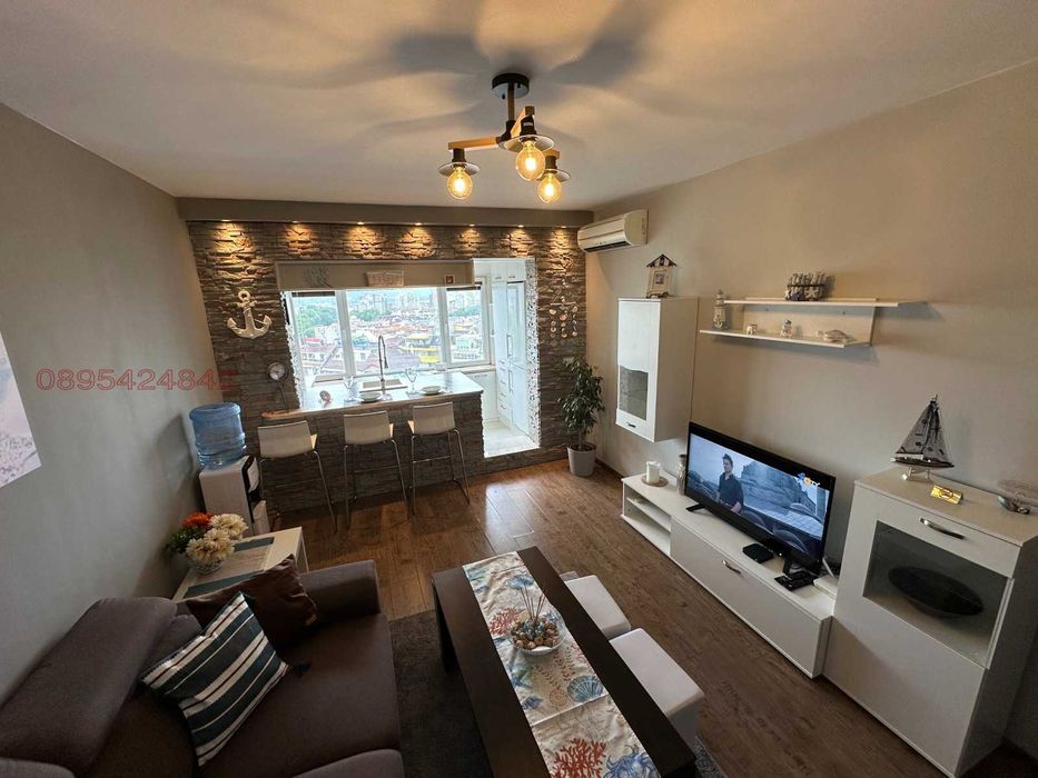 Дава се под наем Двустаен апартамент в Варна, Цветен квартал - 60 кв.м за 561 € - Снимка #3