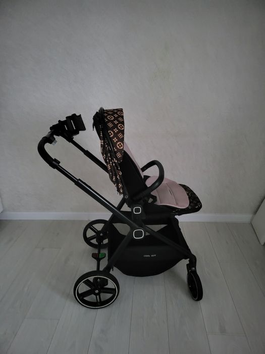 Коляска в отличном состоянии