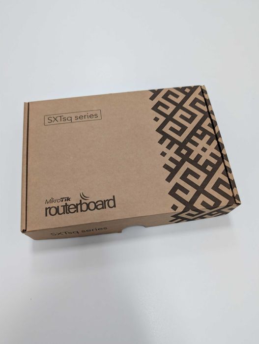 Antenă Wireless MikroTik SXTsq 5 (RBSXTsq5HPnD) – Nouă, Outdoor 5GHz