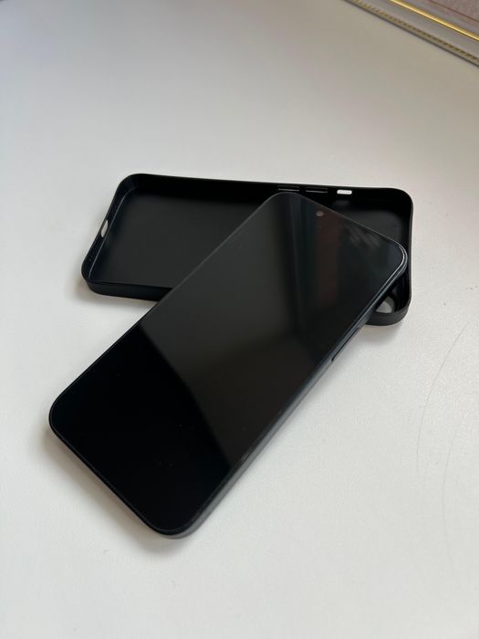 Продам IPhone 14 (128 Gb)