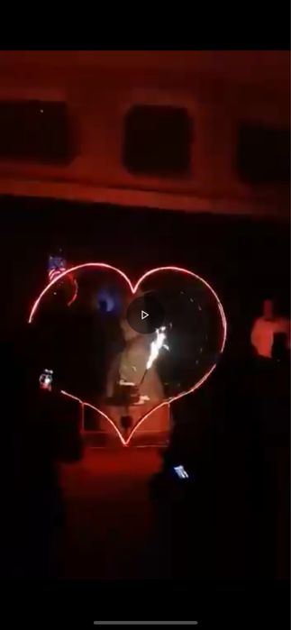 Продам подставку под торт в виде сердца