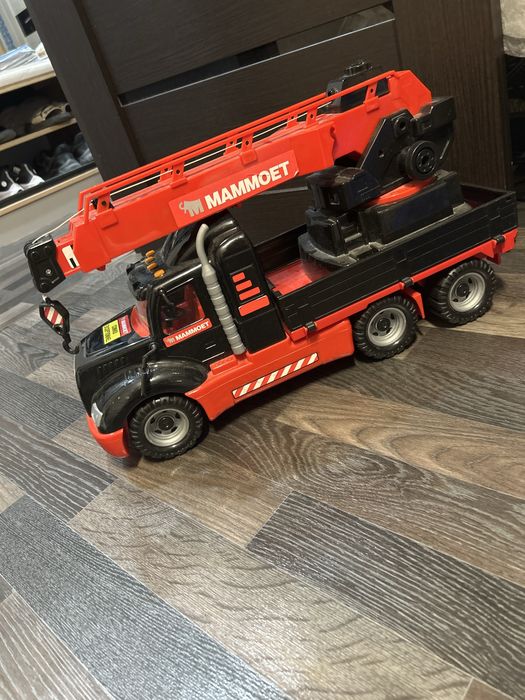 Игрушка, машинки.