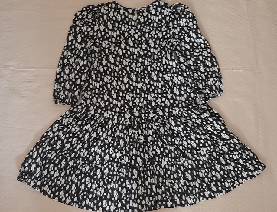 Rochie  purtată  o singură dată,marimea S