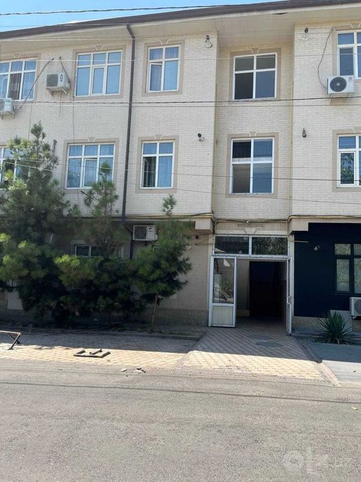 Продается квартира Своя.Центр первый этаж
