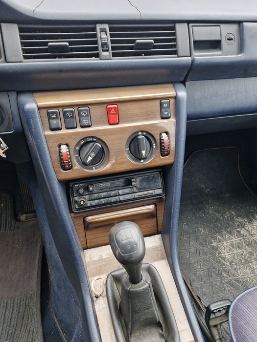 Мерцедес 124 2.0 карбуратор НА ЧАСТИ