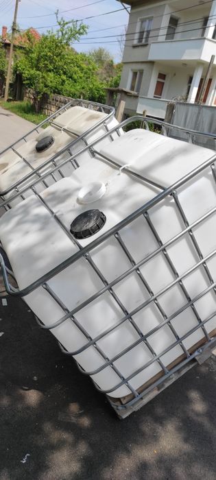 Бидони 1000л. Нови ! Чисти, за вода и гориво. Налични !!