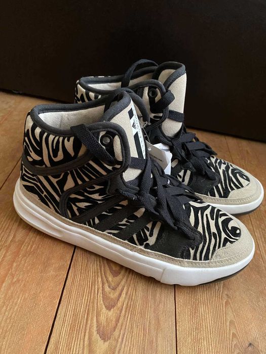 Нови кецове adidas