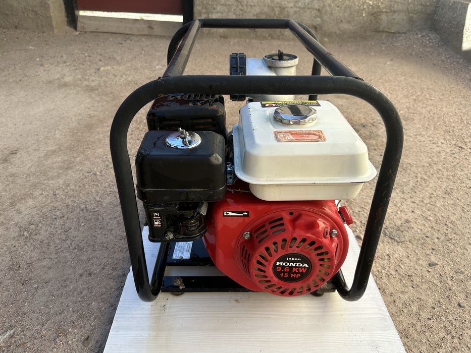 Мотопомпа Honda 15 HP (9,6 kW). В хорошем состояний