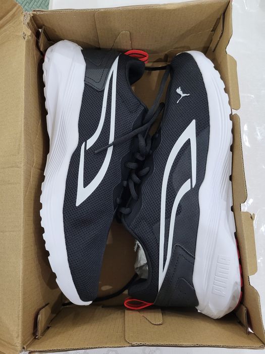 Продам кроссовки