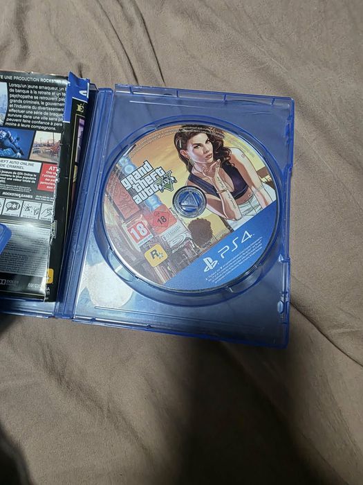 PlayStation4 с джойстици.