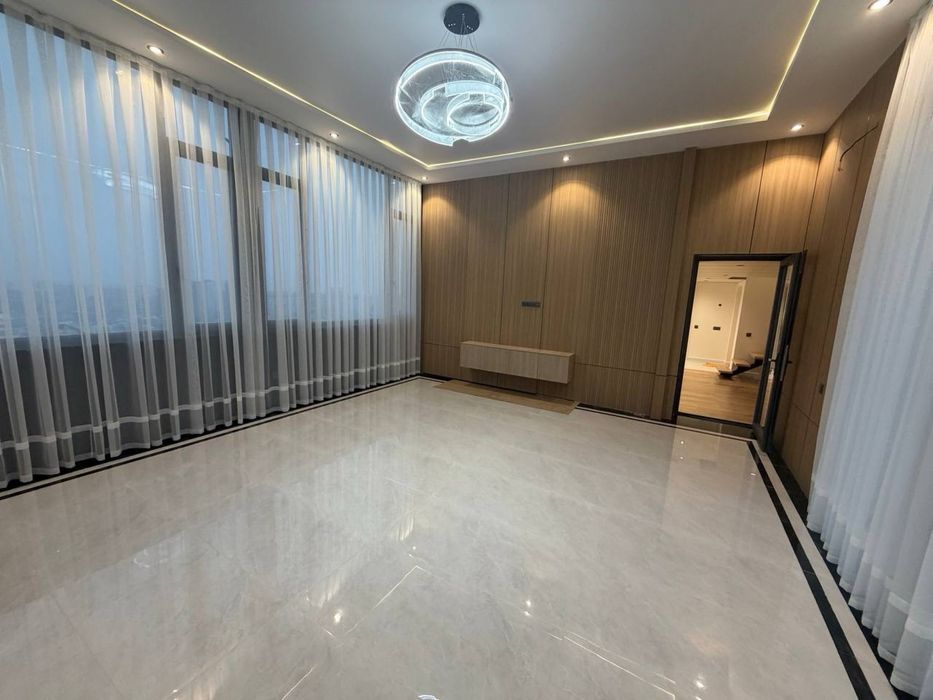 Аренда. Новая квартира. С терассой. Мирабадский район. Укомплектована