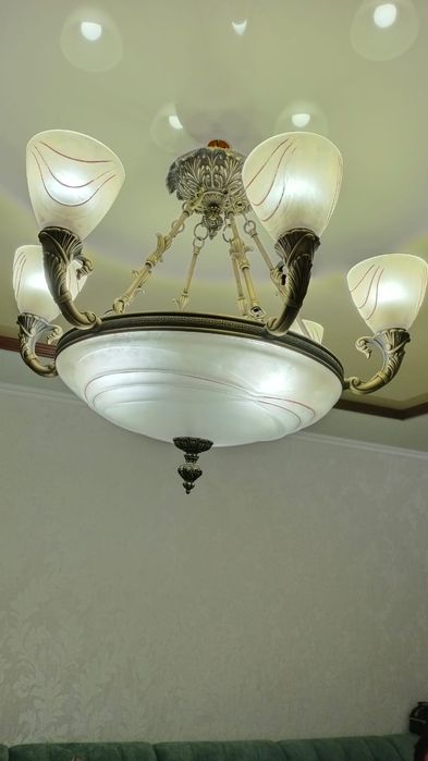 Продается люстра