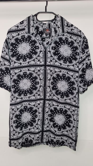 Vând cămașă în stare bună