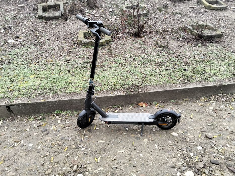 Vând trotineta Xiaomi,că noua