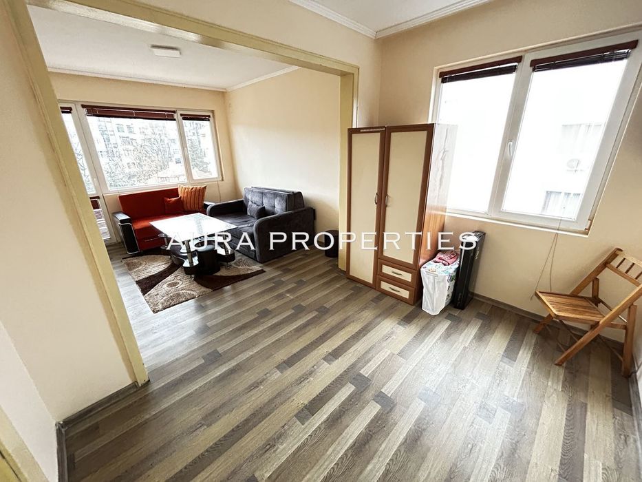 Дава се под наем Двустаен апартамент в Разград, Център - 75 кв.м за 306 € - Снимка #1