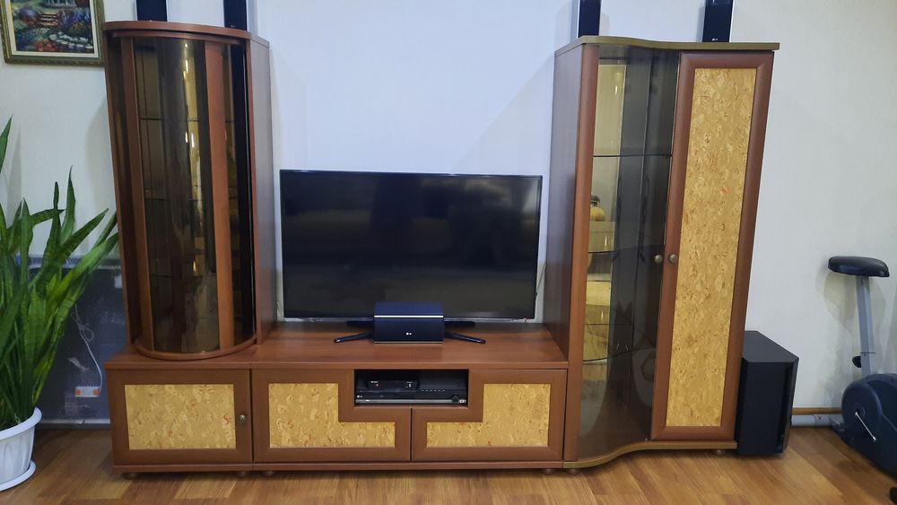 Продам стенку,гарнитур  в гостиную