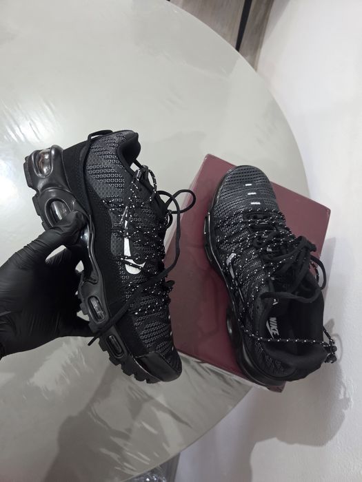 Adidasi nike air max tn