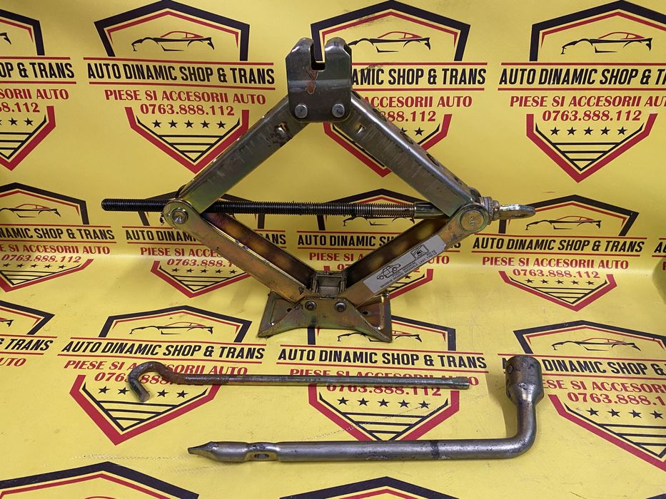 Cric auto original Volvo V40 S40 99-04 cod produs OEM 30856182