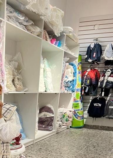 Шкафы, вешалка, полкиии