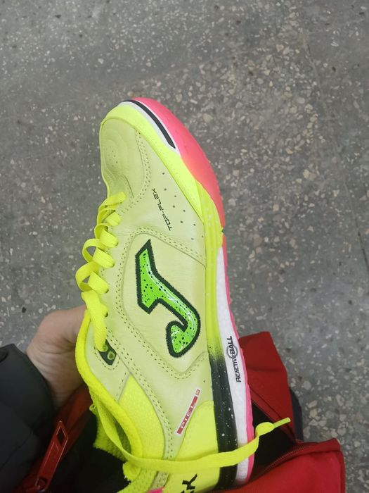 Футзалки Джома сатылады