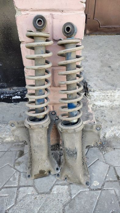 Амартизатор стойки на ауди 80б4