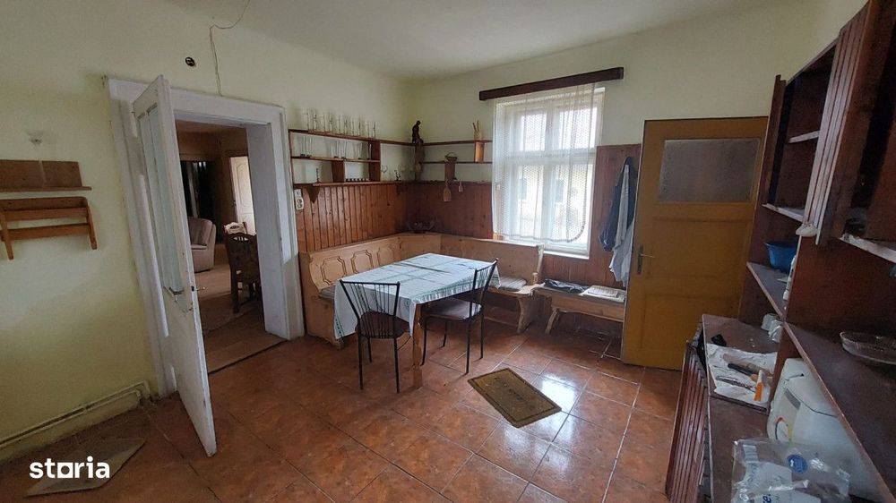 Apartament 5 camere la casa zona ultracentrala in Cisnadie
