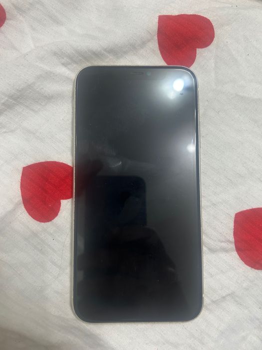 iPhone 11 телефон