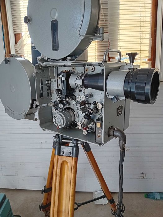 Aparat proiectie film nou statie amplificare