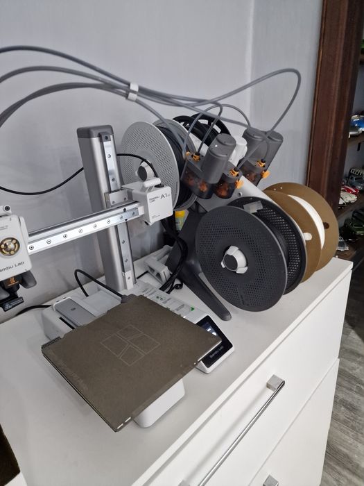 Продам 3д принтер bambu lab a1 mini