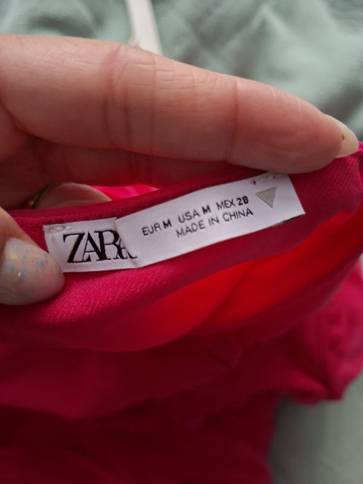 Дамски рокли на Zara